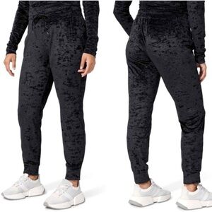 Lululemon Ready to Crush Velour Joggers In Black. Size 10